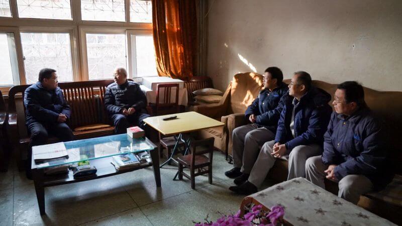 公司发展新春慰问活动