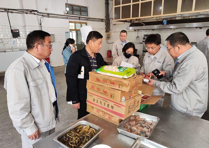 濮阳园区组织职工代表对职工食堂发展专项巡视活动