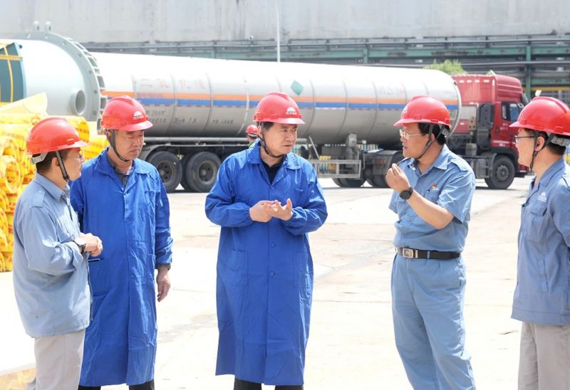 杨恒到濮阳园区调研督导时强调 切实为企业谋发展 为职工谋将来